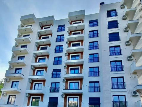 Izdavanje, dvosoban stan, 56m², Bečići, Budva - image 7