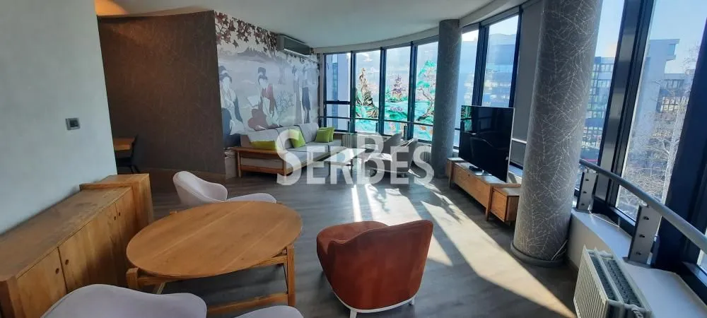 Izdavanje, četvorosoban stan, 123m², Centar, Novi Sad