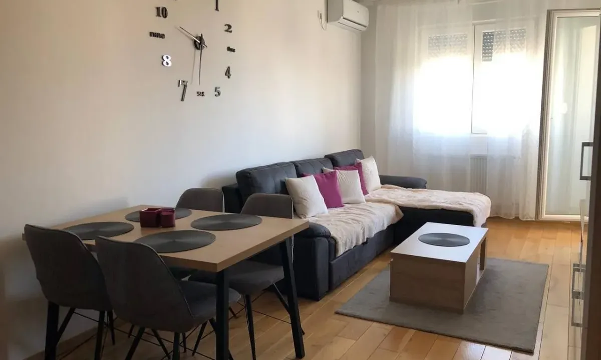 Izdavanje, dvosoban stan, 41m², Salajka, Novi Sad Sve Podlokacije