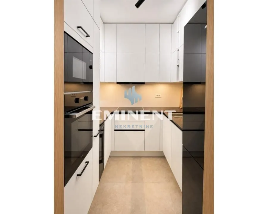 Izdavanje, trosoban stan, 81m², Novi Beograd Blok 65, Novi Beograd Sve Podlokacije