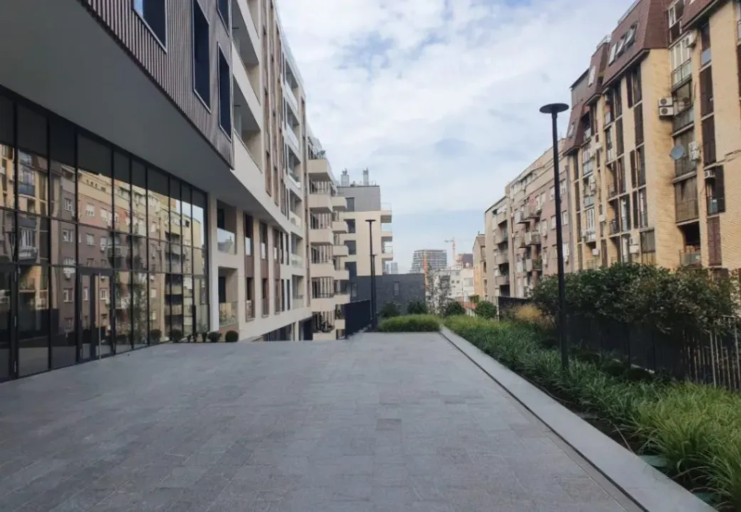 Izdavanje, dvosoban stan, 67m², Savski Venac, Beograd