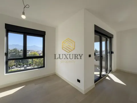 Prodaja, dvosoban stan, 118m², Krivi Most, Podgorica - image 6