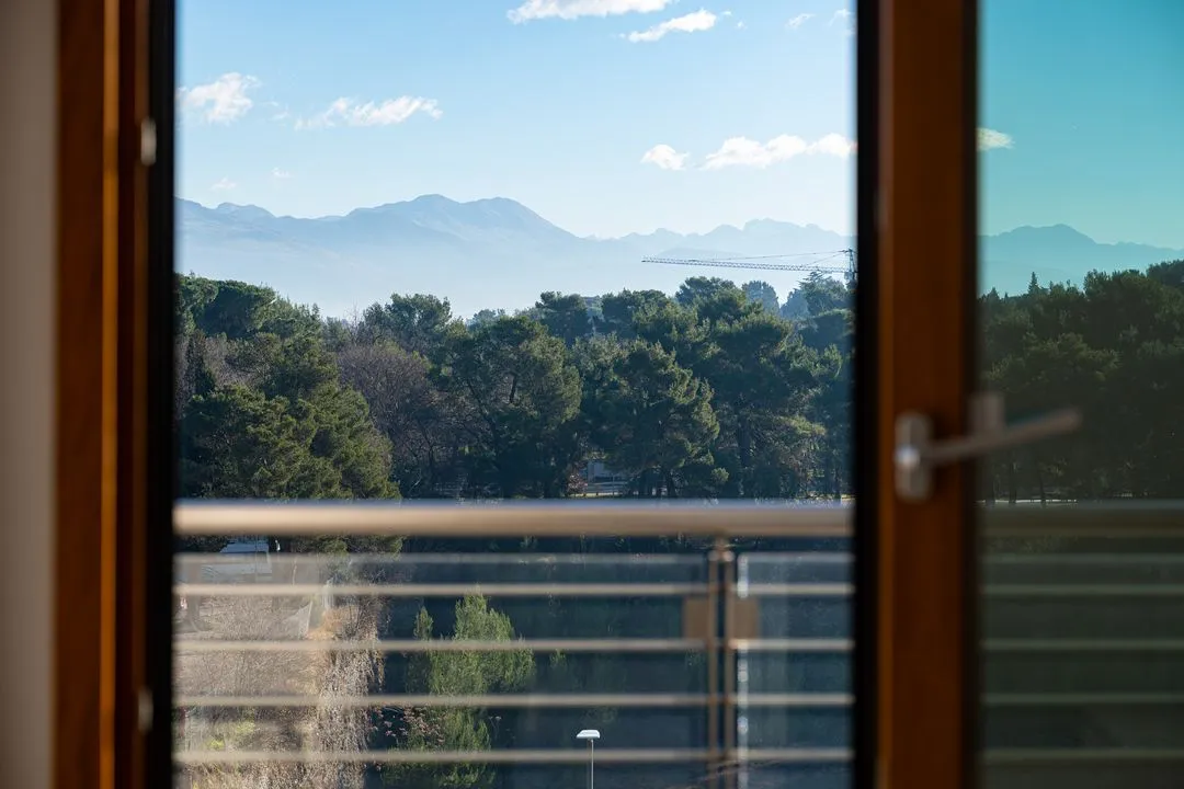 Rent, three bedroom apartment, 204m², Kod Capital Plaze, Podgorica