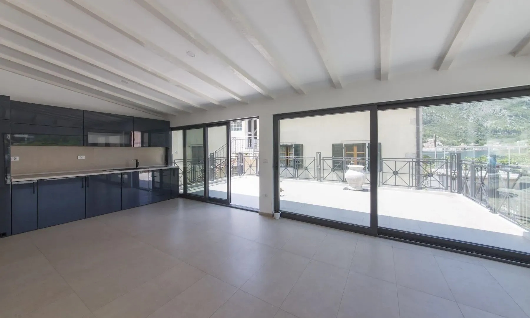 Sale, house, 250m², Kotor, Crna Gora
