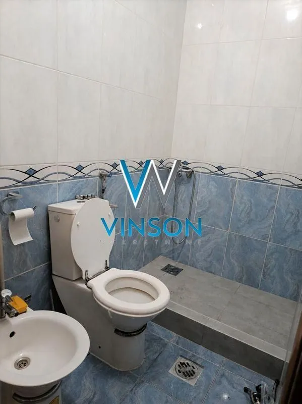 Izdavanje, trosoban stan, 73m², Centar, Novi Sad