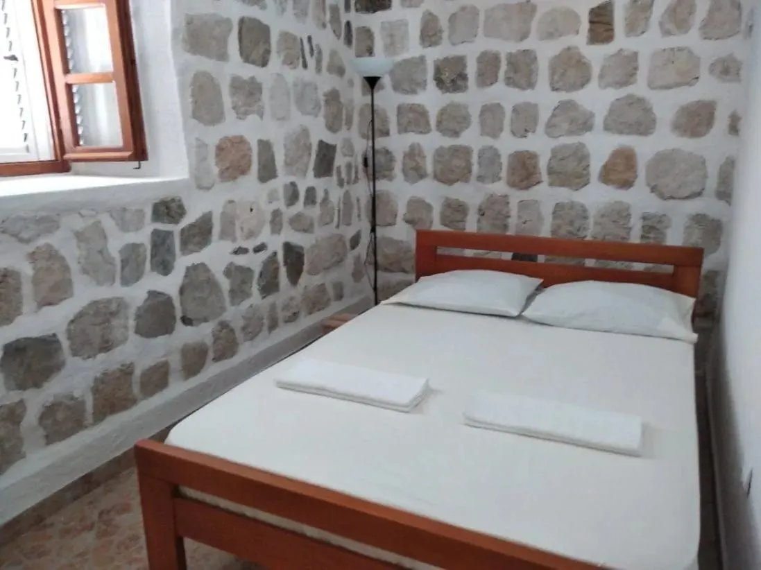 Prodaja, dvosoban stan, 87m², Perast, Kotor