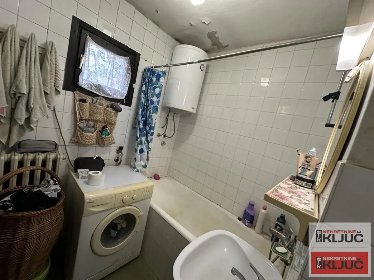 Prodaja, trosoban stan, 71m², Bulevar Oslobodjenja, Novi Sad Sve Podlokacije