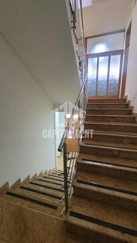 Rent, office space, 540m², Južni Bulevar, Vračar Sve Podlokacije