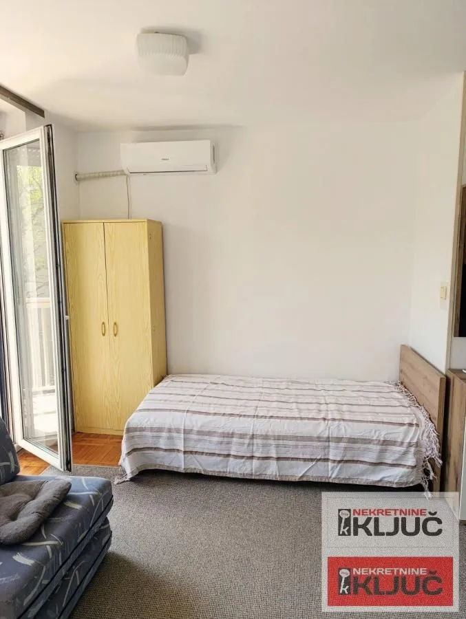 Izdavanje, garsonjera, 24m², Grbavica, Novi Sad Sve Podlokacije