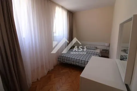 Izdavanje, trosoban stan, 75m², Centar, Novi Sad - image 5