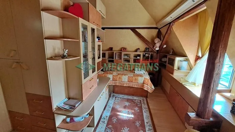 Izdavanje, stan, 260m², Centar, Novi Sad