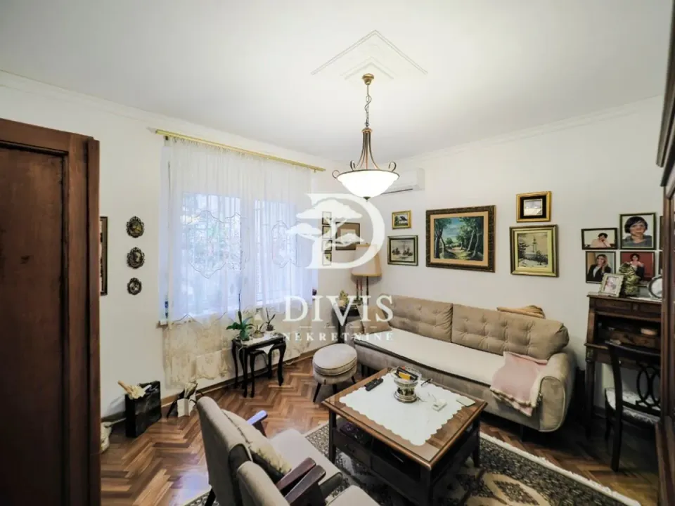 Prodaja, trosoban stan, 79m², Vračar Sve Podlokacije, Beograd