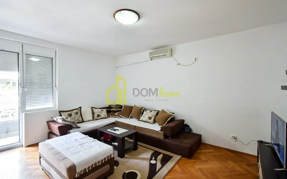 Izdavanje, dvosoban stan, 83m², Centar, Podgorica