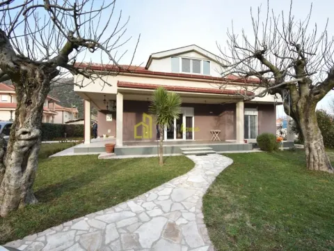 Sale, house, 191m², Tološi, Podgorica - image 19