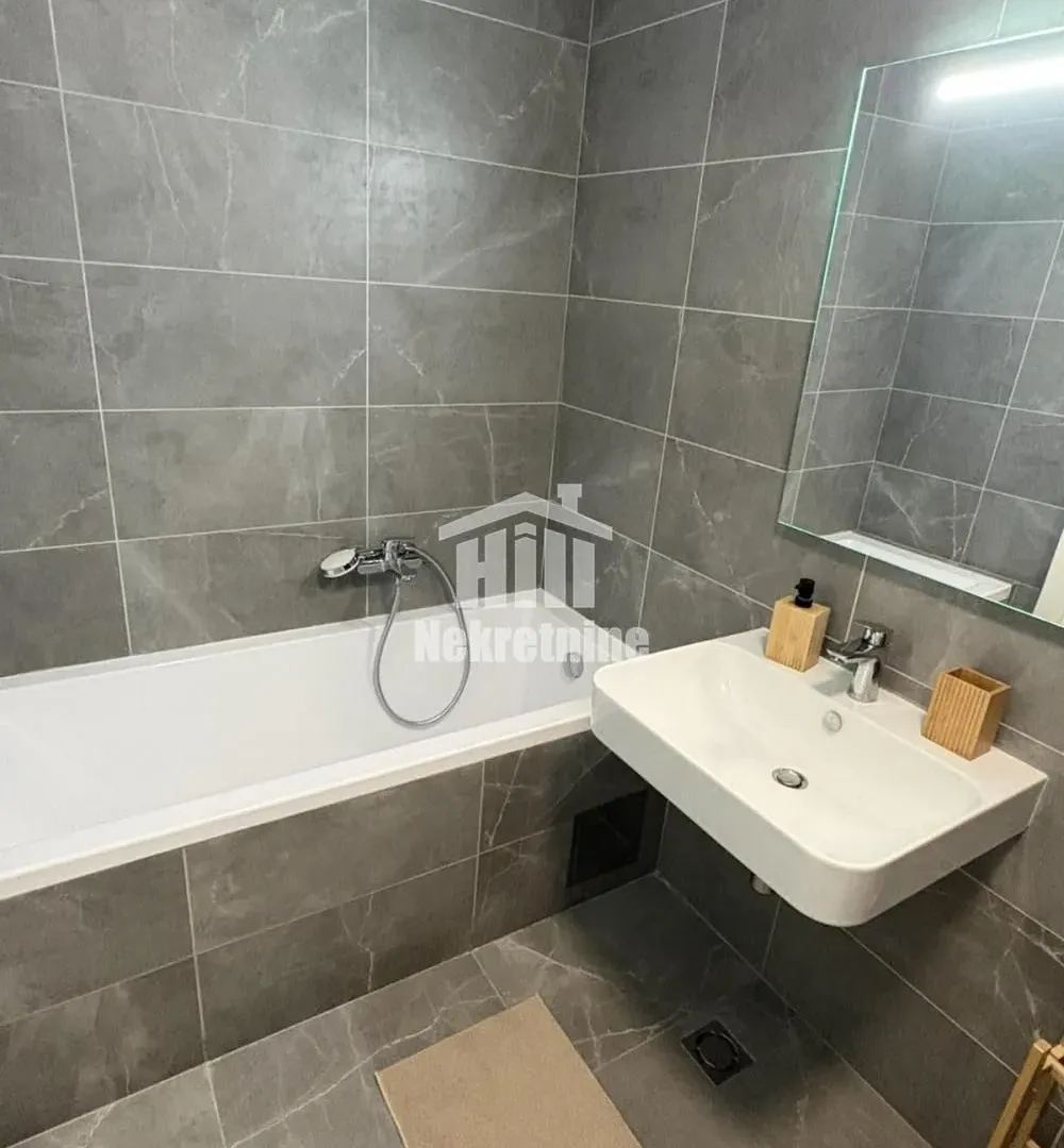 Prodaja, trosoban stan, 78m², Novi Beograd Blok 65, Novi Beograd Sve Podlokacije