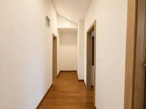 Izdavanje, trosoban stan, 90m², Master Kvart, Podgorica - image 7