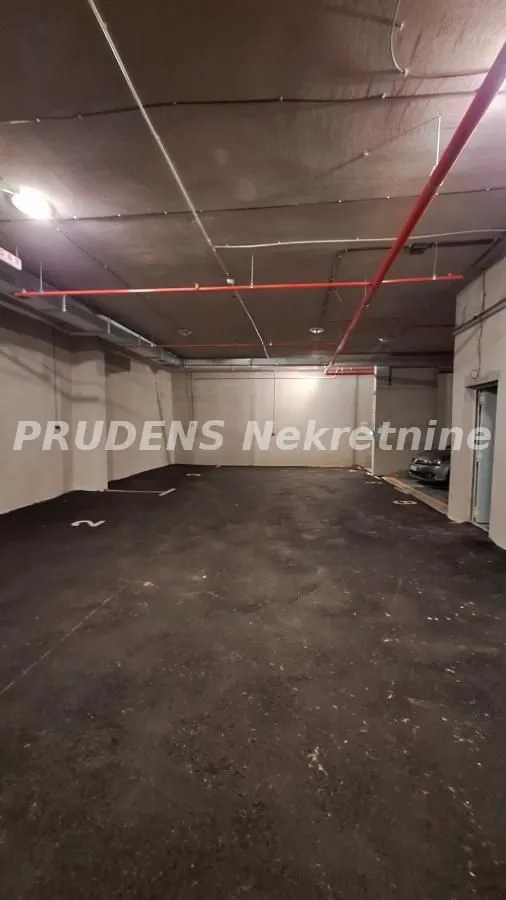 Rent, parking/garage, 11m², Crveni Krst, Beograd