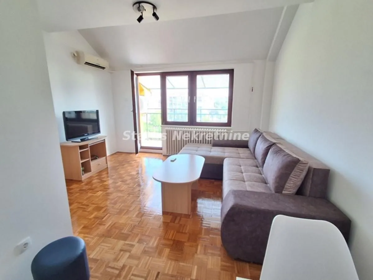 Izdavanje, garsonjera, 33m², Novo naselje, Novi Sad