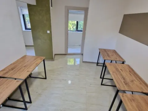 Izdavanje, poslovni prostor, 30m², Centar, Podgorica - image 3