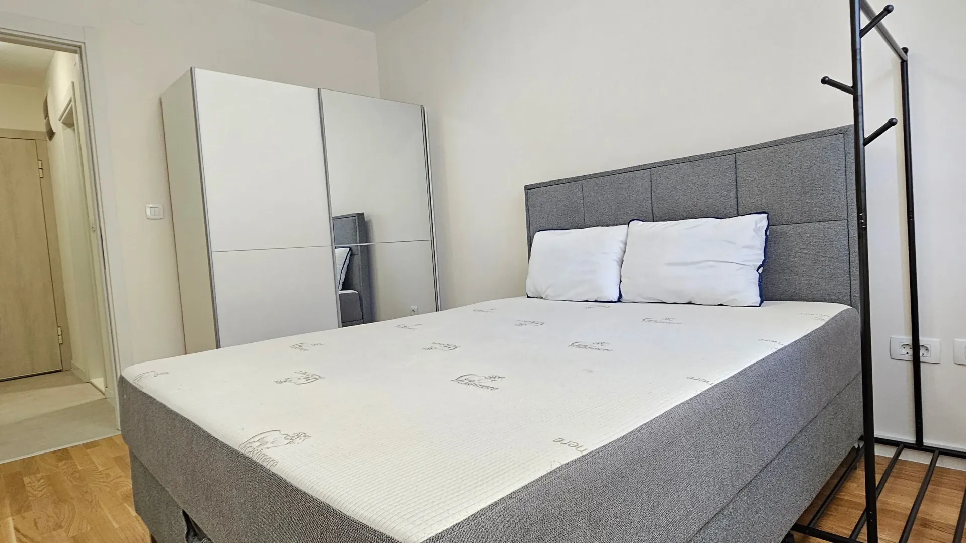 Rent, one bedroom apartment, 42m², Pobrežje, Podgorica