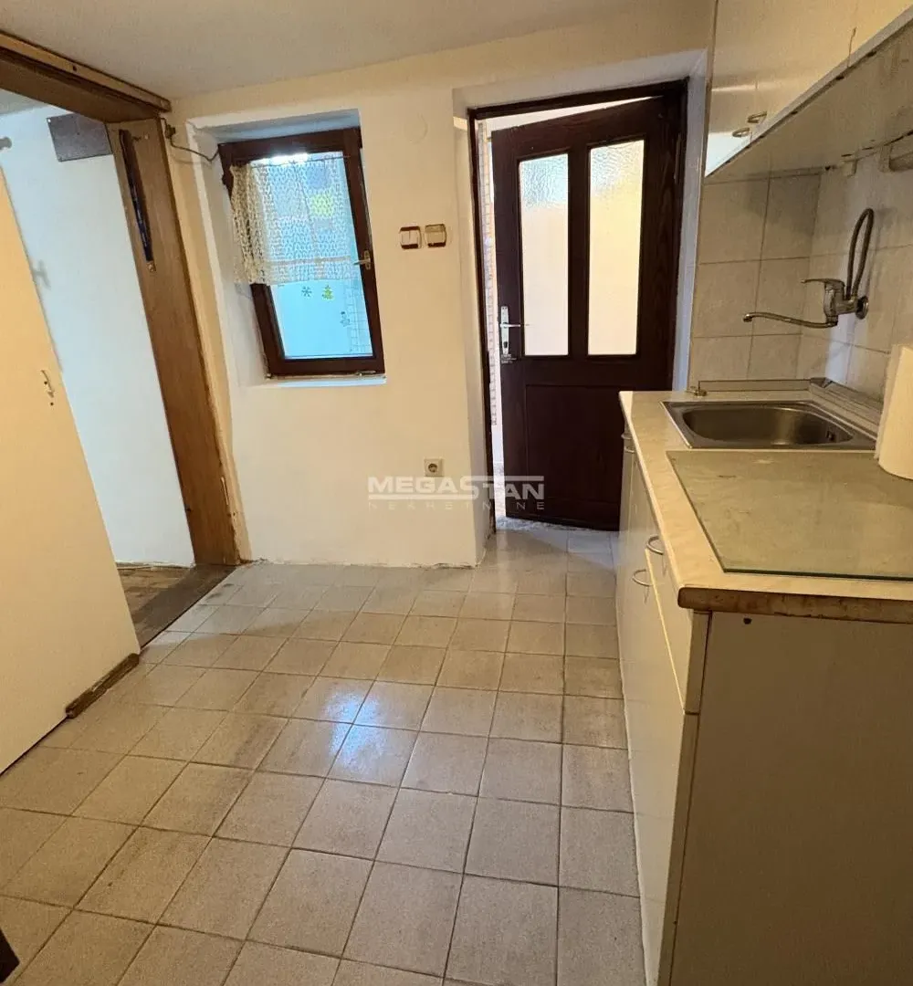 Prodaja, stan, 17m², Slavujev Venac, Zvezdara Sve Podlokacije