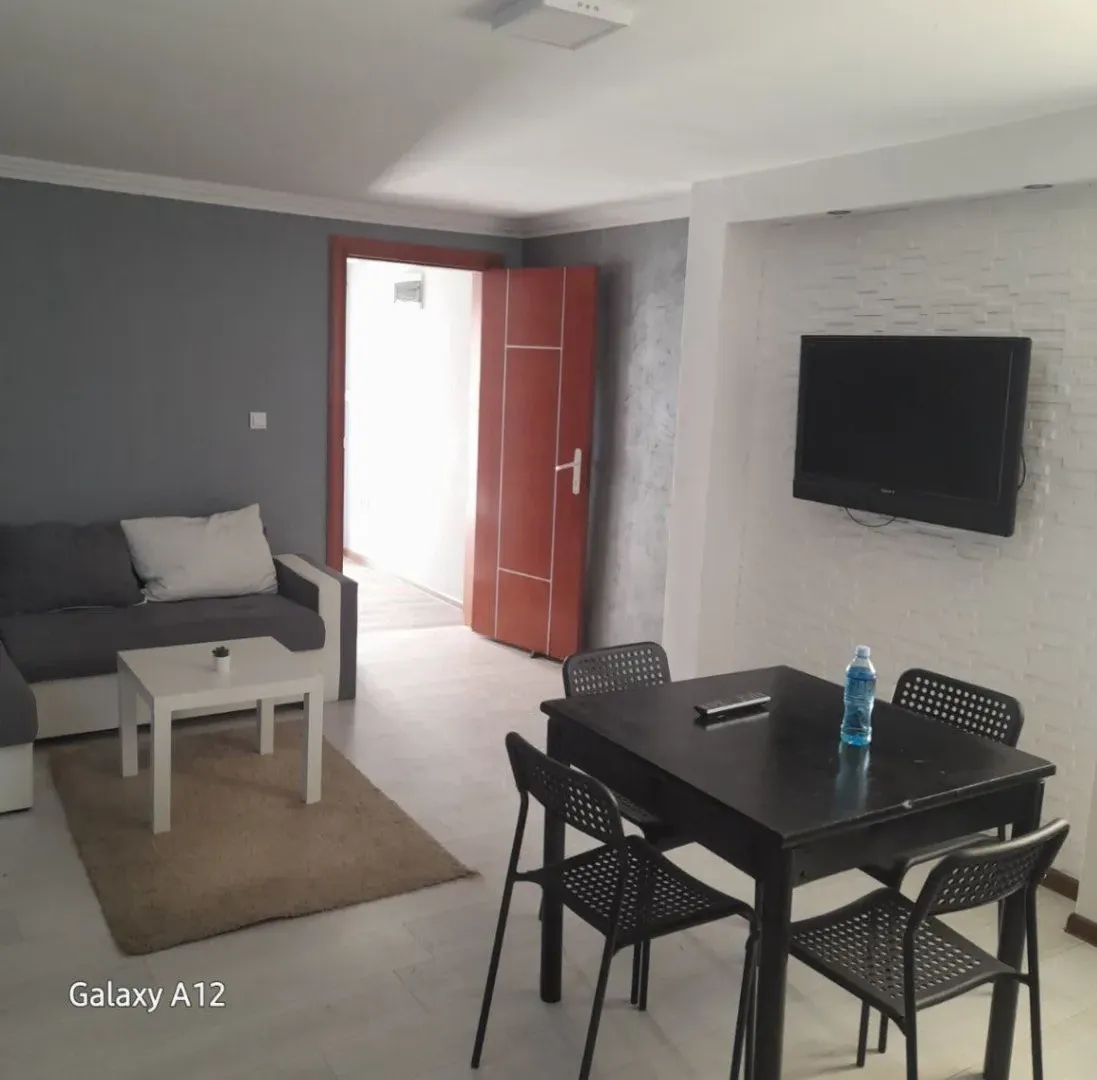 Izdavanje, stan, 65m², Obrenovac, Beograd