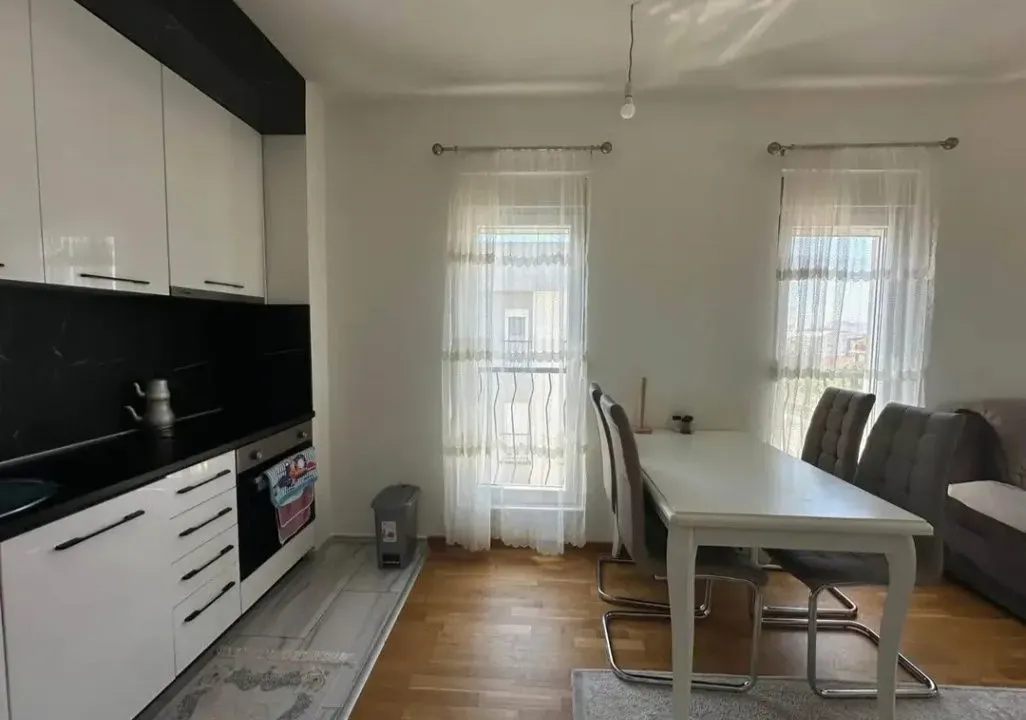 Izdavanje, jednosoban stan, 46m², Stari Aerodrom, Podgorica