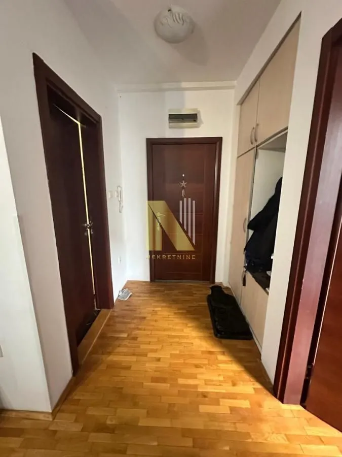 Izdavanje, dvosoban stan, 42m², Grbavica, Novi Sad Sve Podlokacije