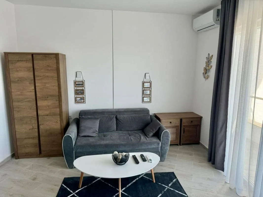 Rent, studio apartment, 30m², Sutomore, Bar