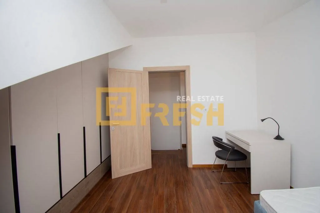 Izdavanje, dvosoban stan, 70m², Master Kvart, Podgorica
