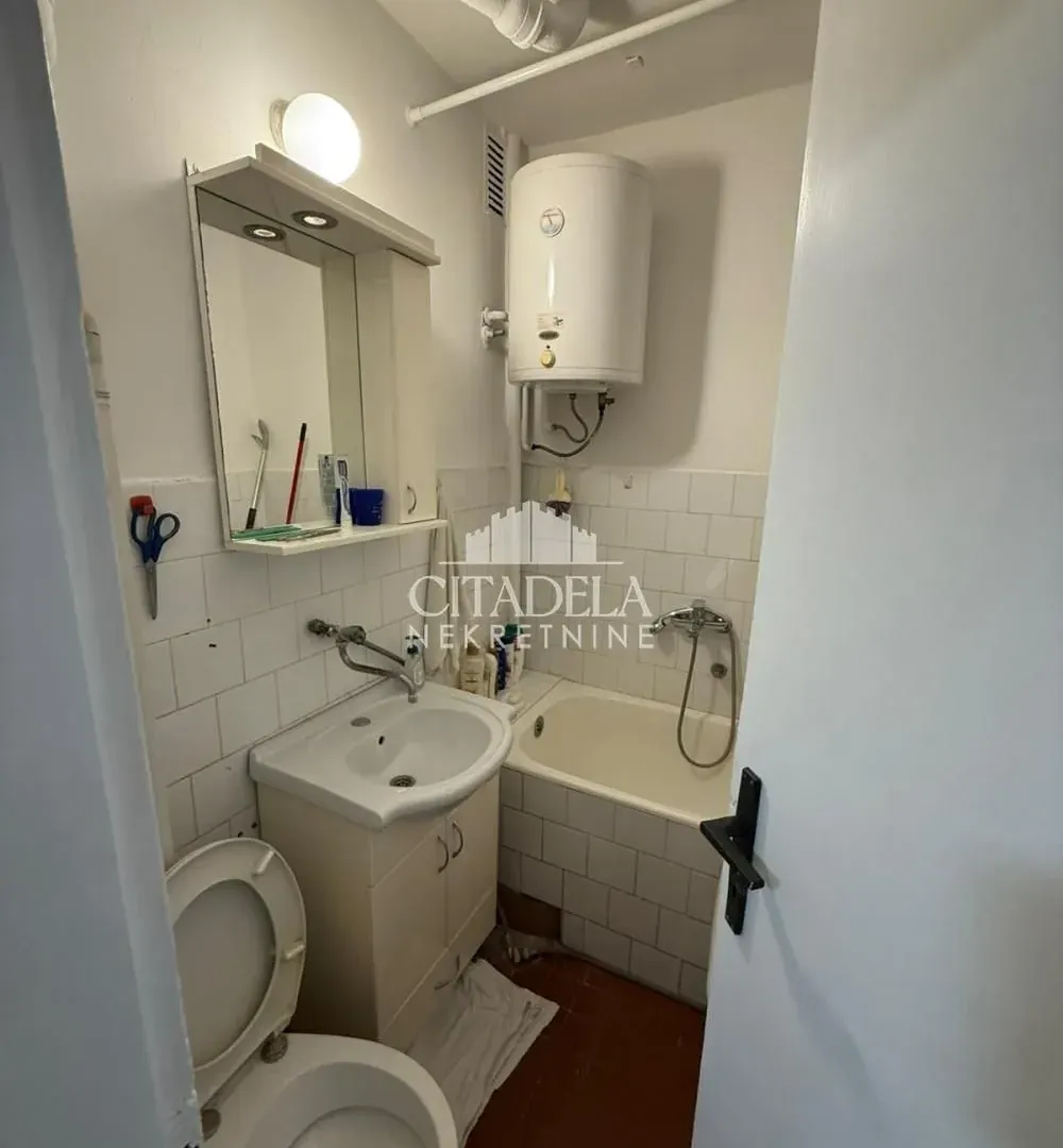 Prodaja, trosoban stan, 71m², Autokomanda, Voždovac Sve Podlokacije