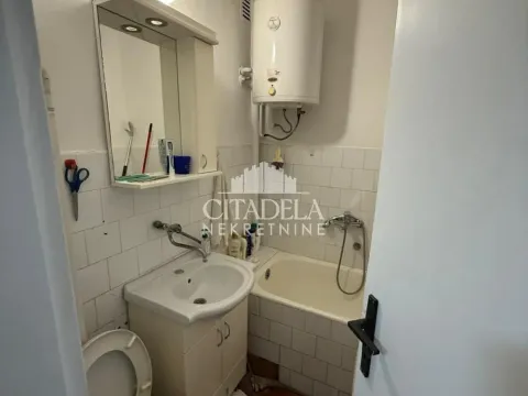 Sale, three bedroom apartment, 71m², Autokomanda, Voždovac Sve Podlokacije - image 9