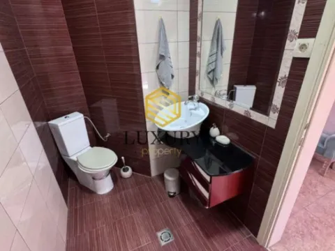 Izdavanje, kuća, 330m², Golubovci, Podgorica - image 3