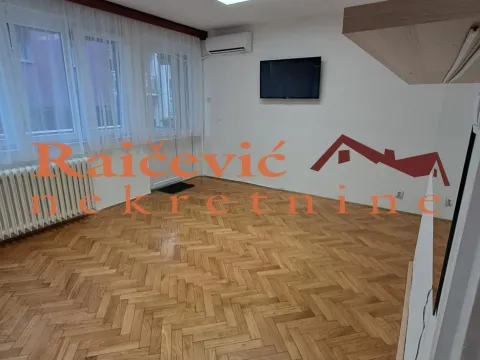 Izdavanje, poslovni prostor, 58m², Kalenić Pijaca, Vračar Sve Podlokacije - image 2