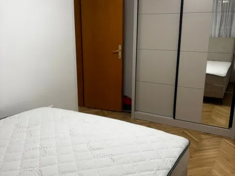 Izdavanje, dvosoban stan, 40m², Rafailovići, Budva - image 17