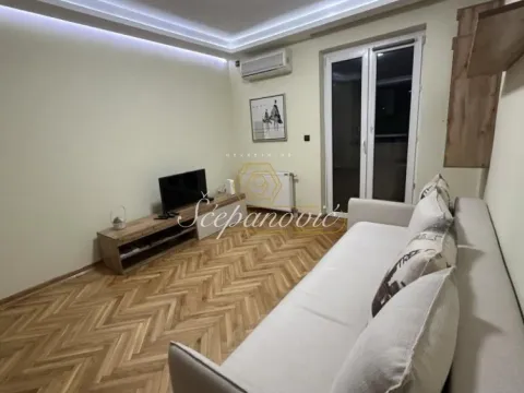 Izdavanje, dvosoban stan, 43m², Bulevar Oslobodjenja, Novi Sad Sve Podlokacije - image 4