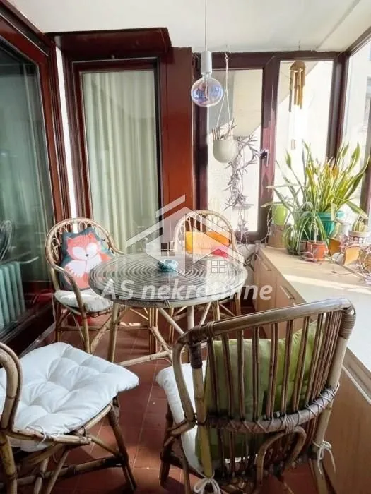 Rent, four bedroom apartment, 93m², Cvetni Trg, Vračar Sve Podlokacije