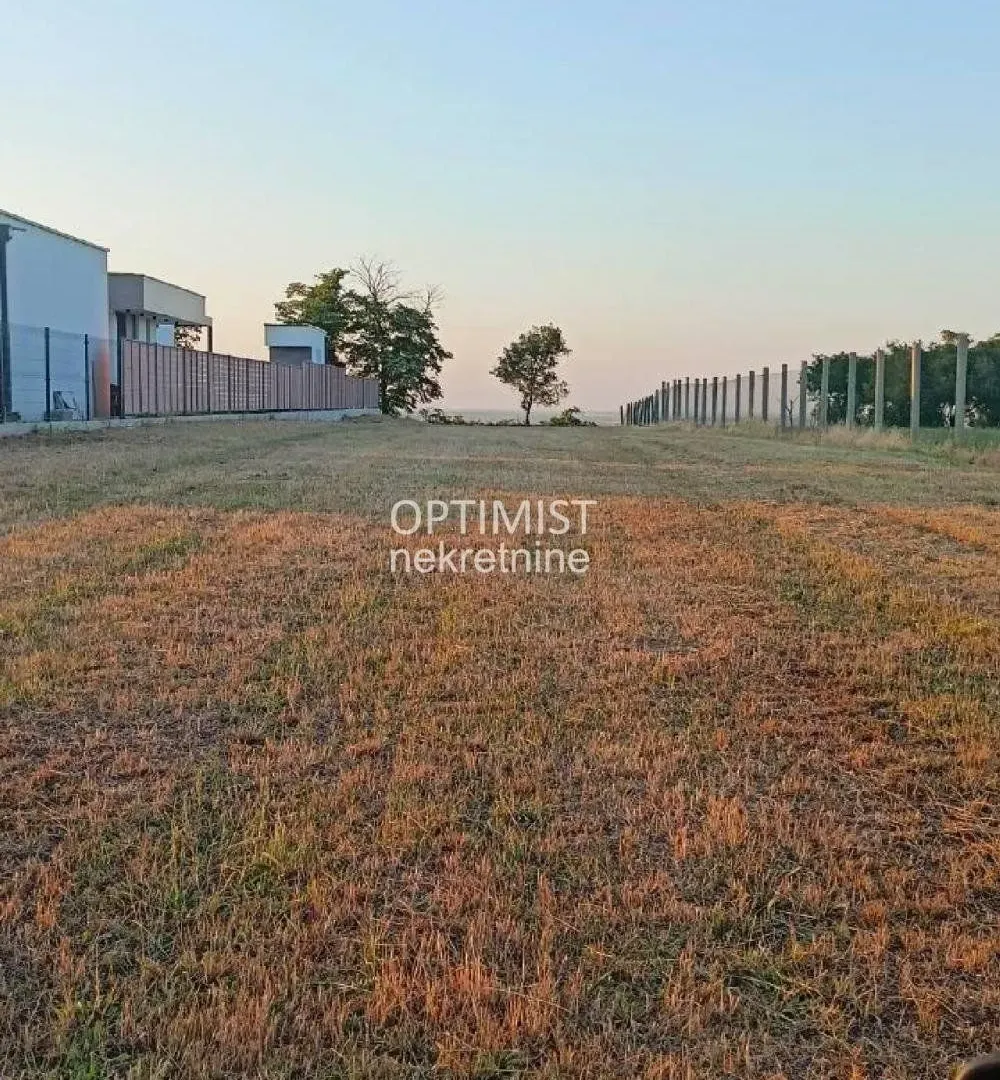Prodaja, plac, 2028m², Čortanovci, Inđija