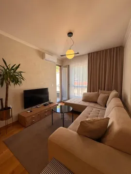 Rent, one bedroom apartment, 62m², Bečići, Budva - image 2