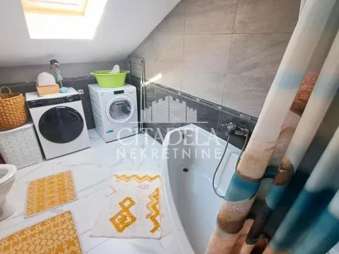 Prodaja, kuća, 313m², Jajinci, Voždovac Sve Podlokacije - image 15