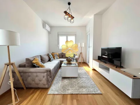 Izdavanje, jednosoban stan, 48m², Stari Aerodrom, Podgorica