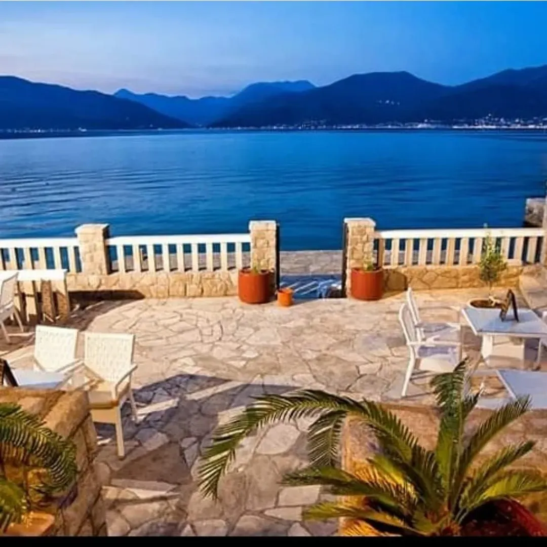 Prodaja, kuća, 107m², Tivat, Crna Gora