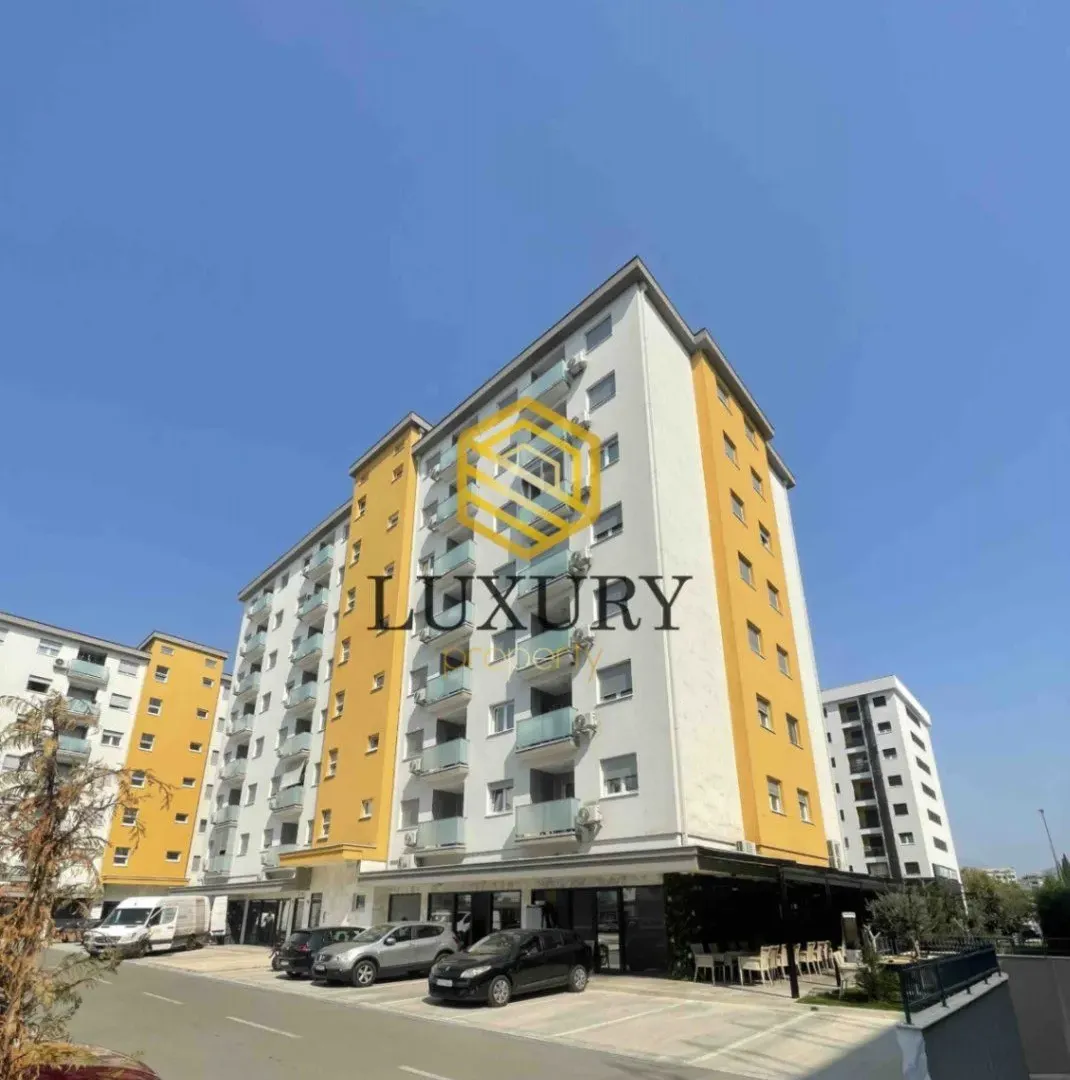 Izdavanje, dvosoban stan, 70m², Pobrežje, Podgorica