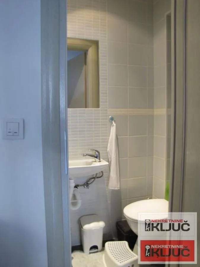 Prodaja, četvorosoban stan, 75m², Grbavica, Novi Sad Sve Podlokacije