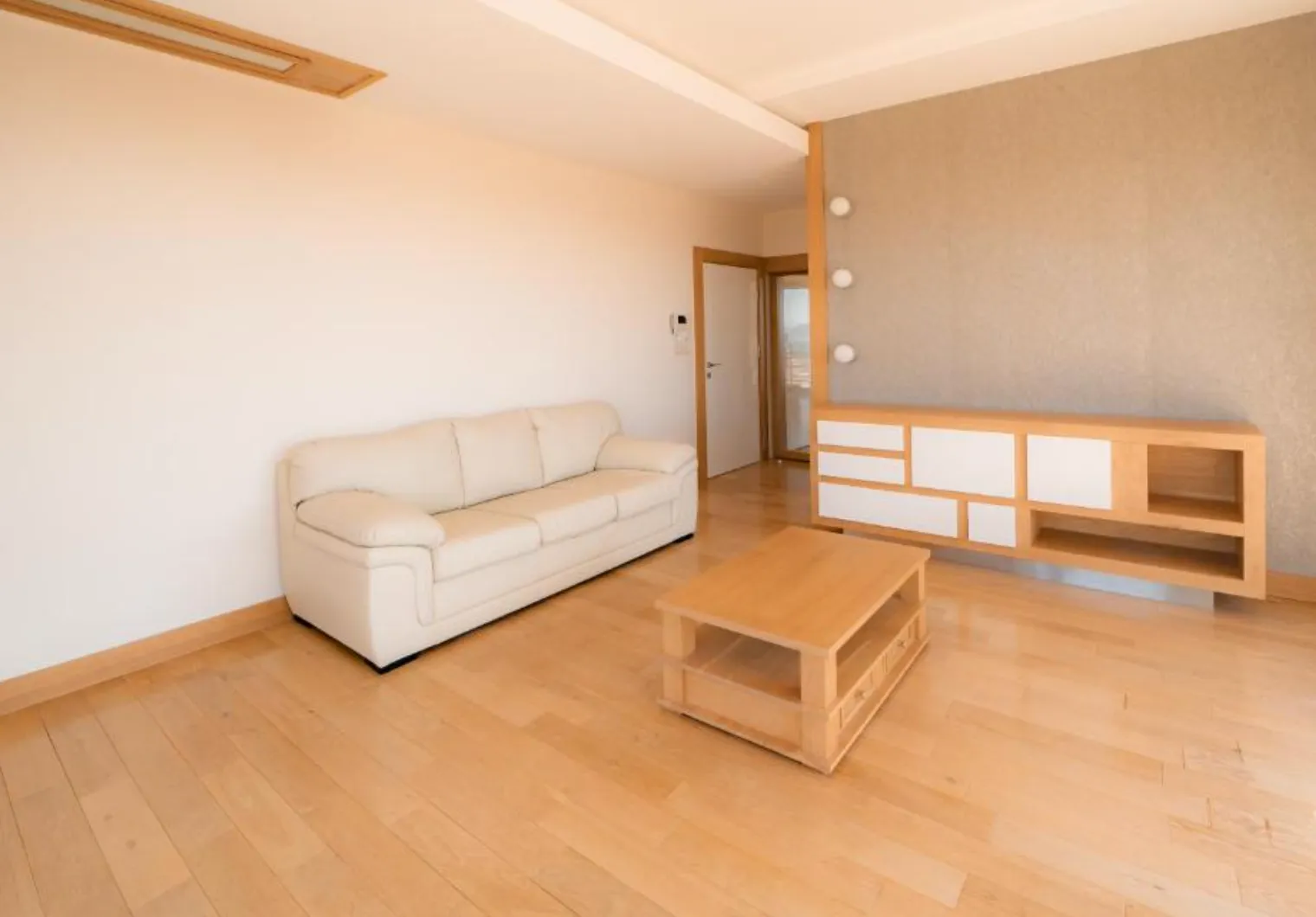 Rent, house, 300m², Dub, Kotor