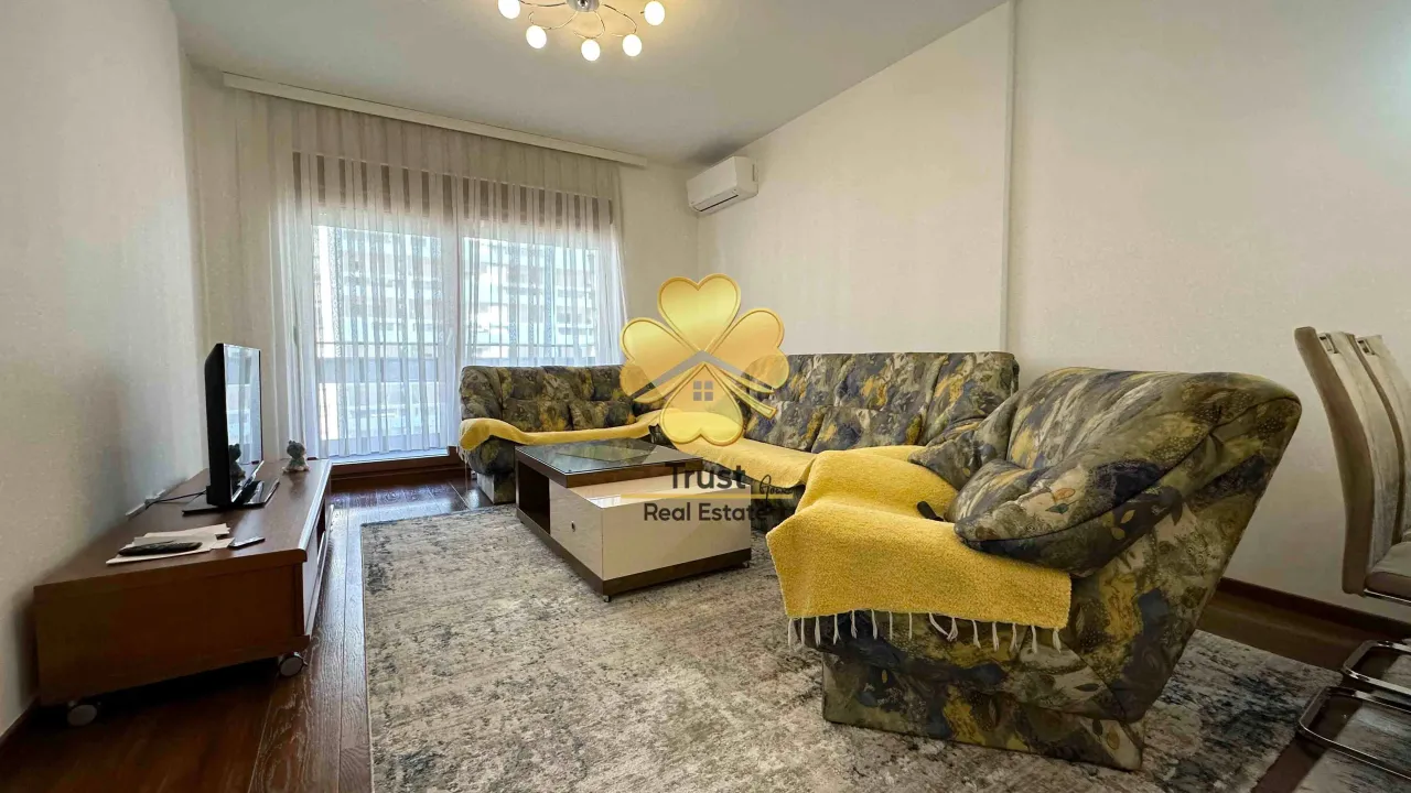 Izdavanje, jednosoban stan, 50m², Master Kvart, Podgorica