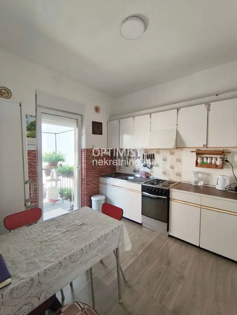 Sale, two bedroom apartment, 67m², Senjak, Beograd