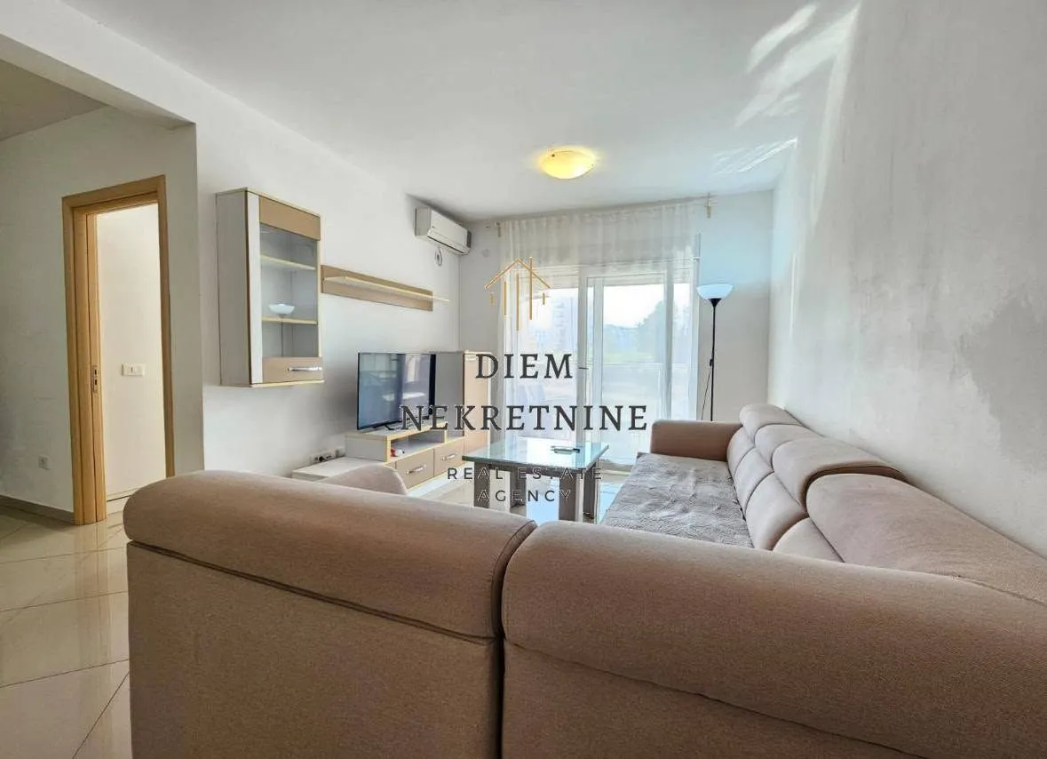 Rent, one bedroom apartment, 67m², Centar, Bar