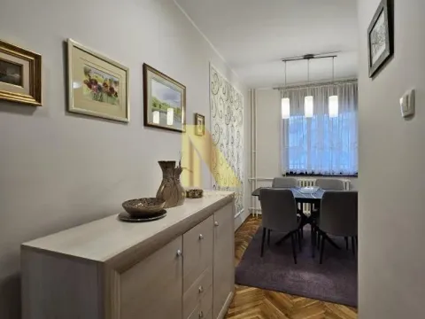 Izdavanje, trosoban stan, 89m², Centar, Novi Sad - image 11