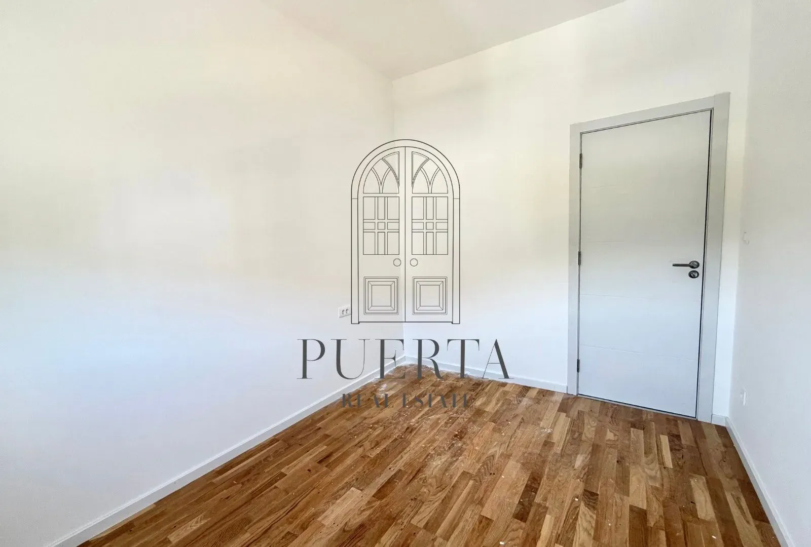 Prodaja, dvosoban stan, 64m², Tološi, Podgorica